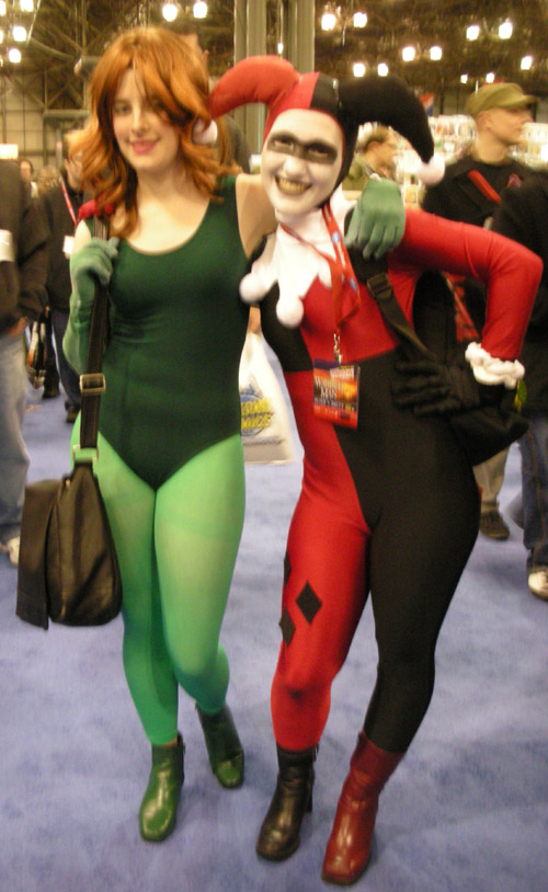 Case in Point Poison Ivy and Harley Quinn everyone's favorite bicurious